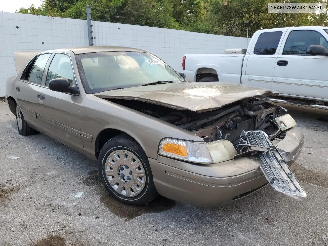 2004 Ford Crown Victoria VIN: 2FAFP73W74X164230 Lot: 70033044