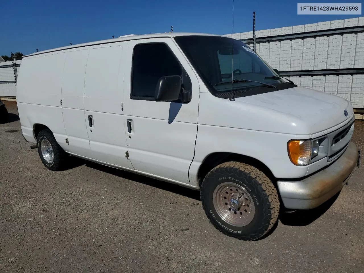 1999 Ford Econoline E150 Van VIN: 1FTRE1423WHA29593 Lot: 77581344