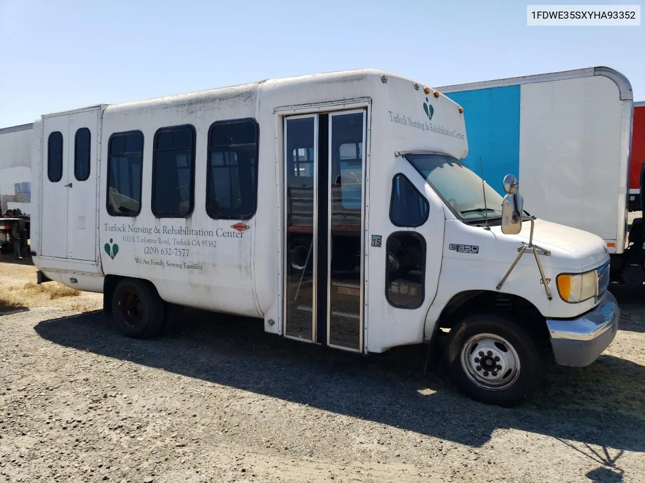 2000 Ford Econoline E350 Super Duty Cutaway Van VIN: 1FDWE35SXYHA93352 Lot: 56547654