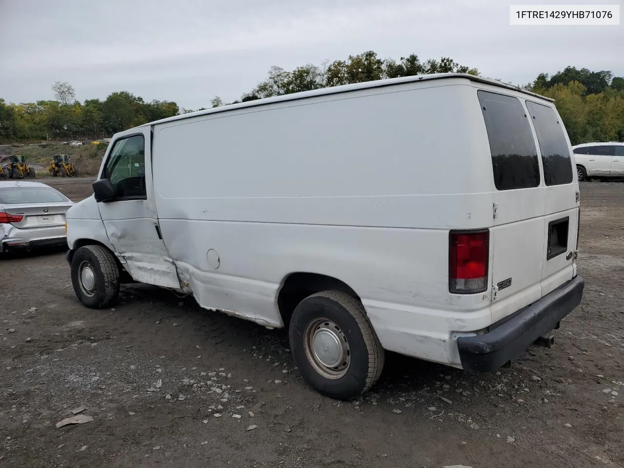 2000 Ford Econoline E150 Van VIN: 1FTRE1429YHB71076 Lot: 73189234