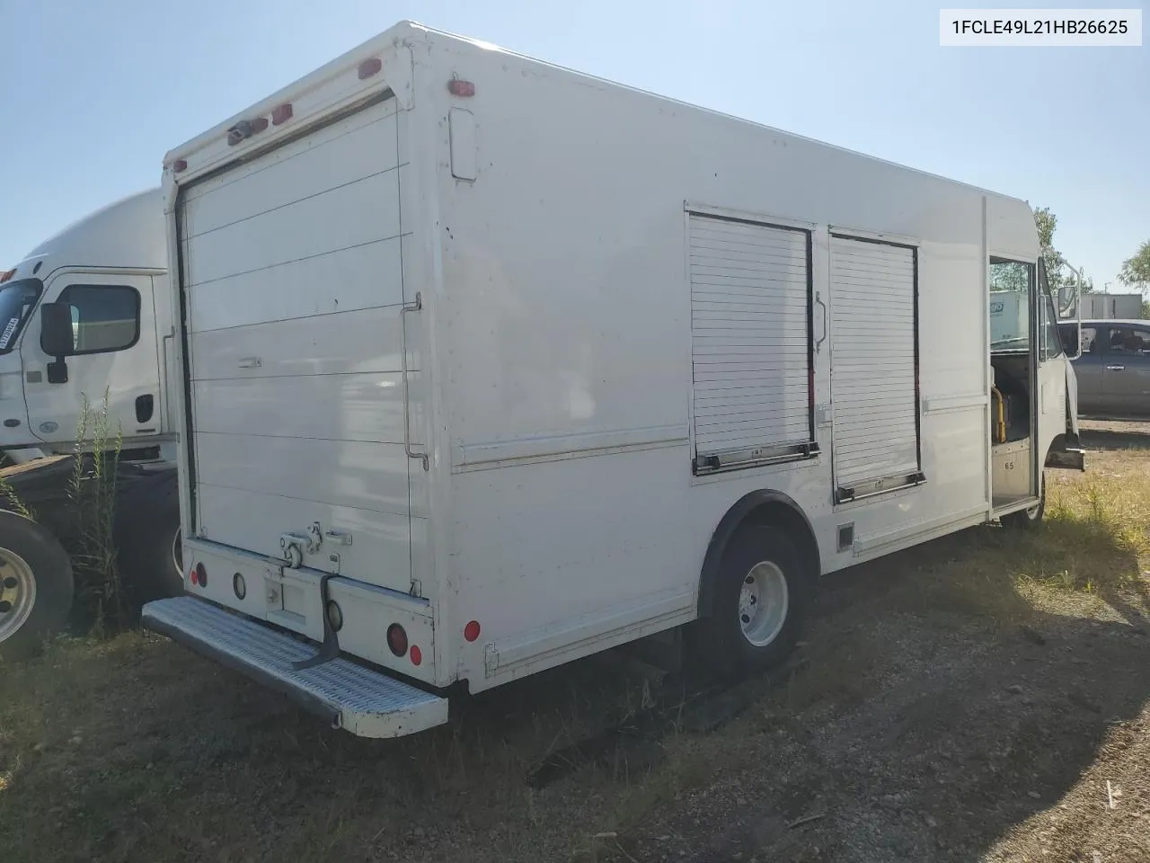 2001 Ford Econoline E450 Super Duty Commercial Stripped Chassis VIN: 1FCLE49L21HB26625 Lot: 67798424