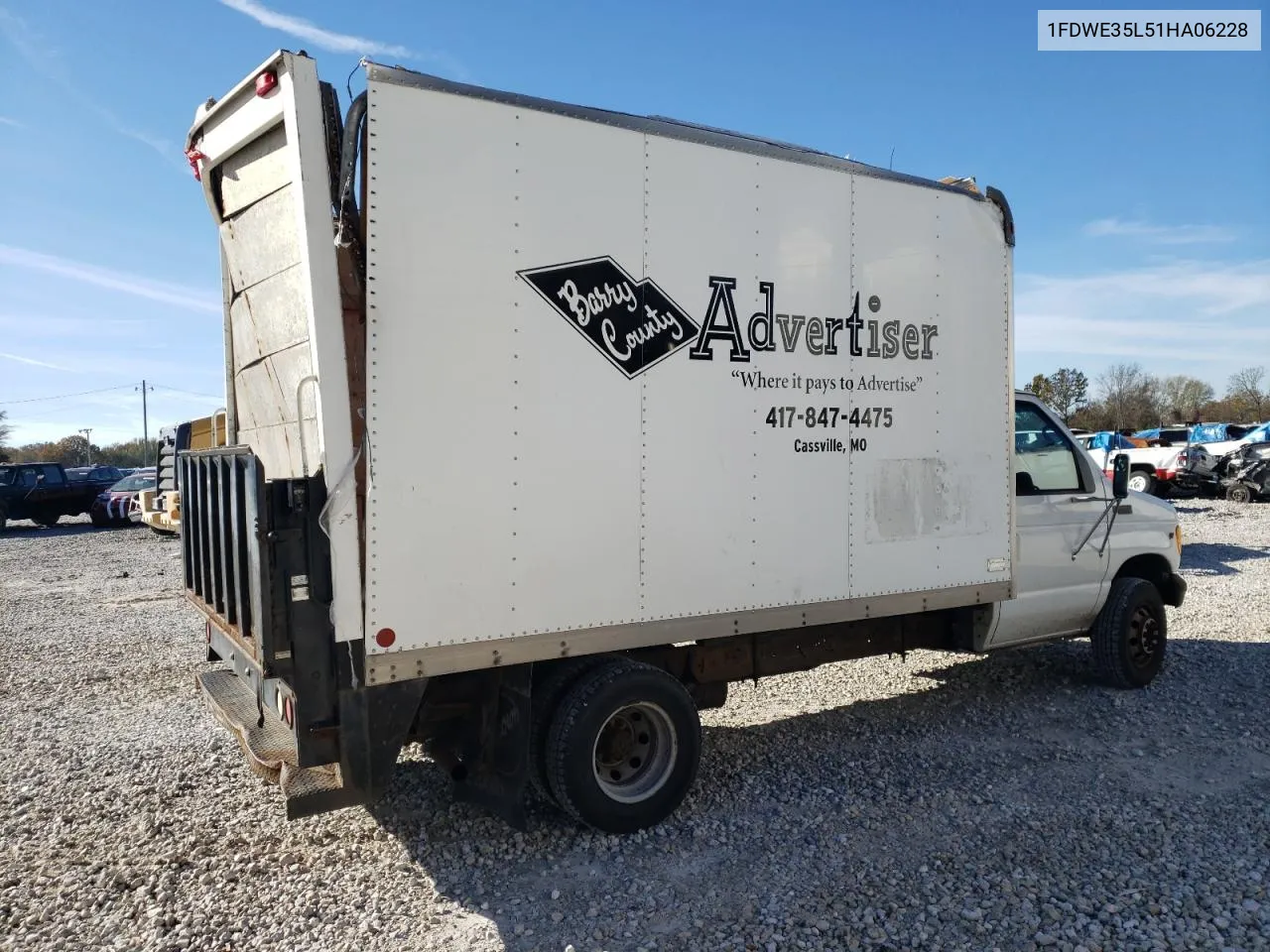 2001 Ford Econoline E350 Super Duty Cutaway Van VIN: 1FDWE35L51HA06228 Lot: 76598754