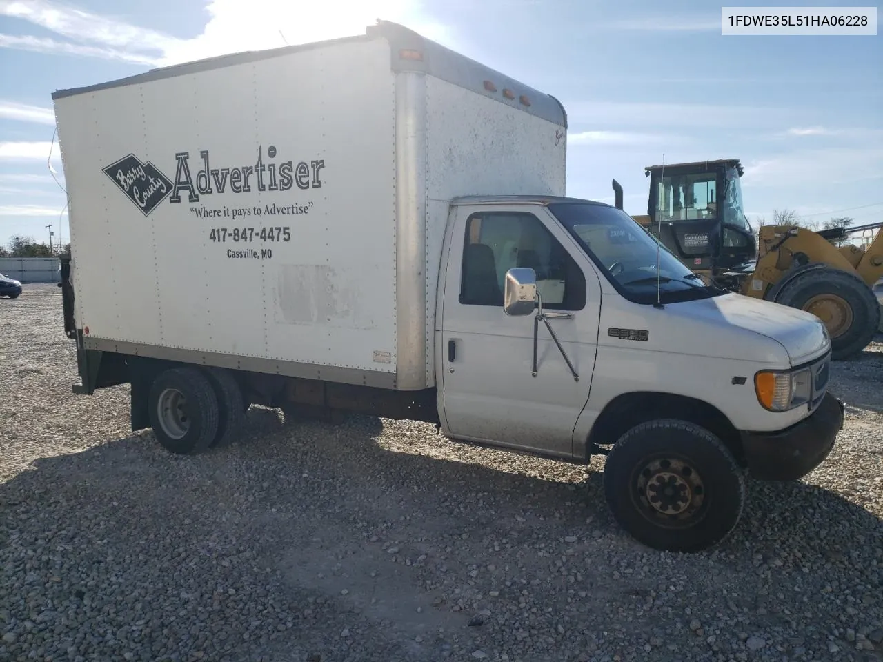 2001 Ford Econoline E350 Super Duty Cutaway Van VIN: 1FDWE35L51HA06228 Lot: 76598754