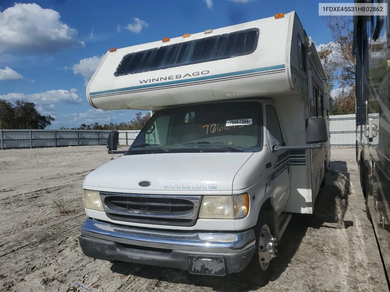 2001 Ford Econoline E450 Super Duty Cutaway Van VIN: 1FDXE45S31HB02862 Lot: 76667304