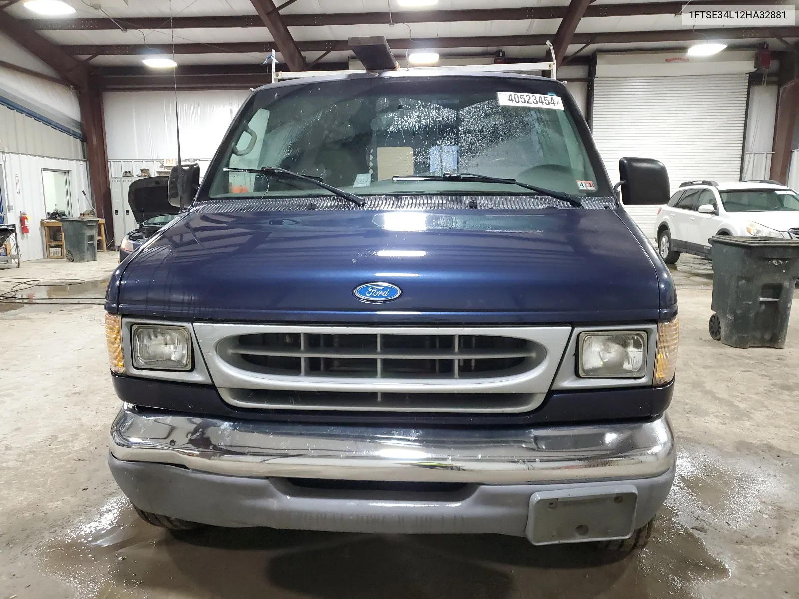 2002 Ford Econoline E350 Super Duty Van VIN: 1FTSE34L12HA32881 Lot: 40523454