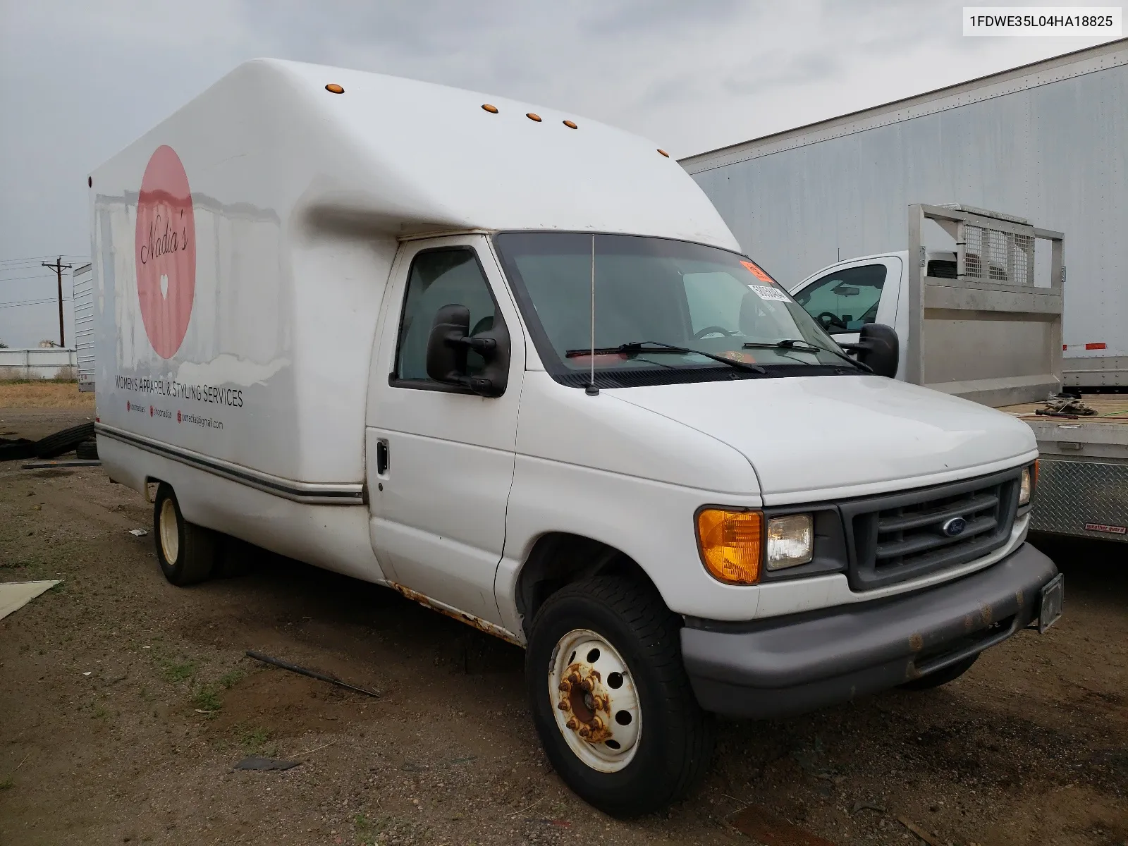 2004 Ford Econoline E350 Super Duty Cutaway Van VIN: 1FDWE35L04HA18825 Lot: 58058484