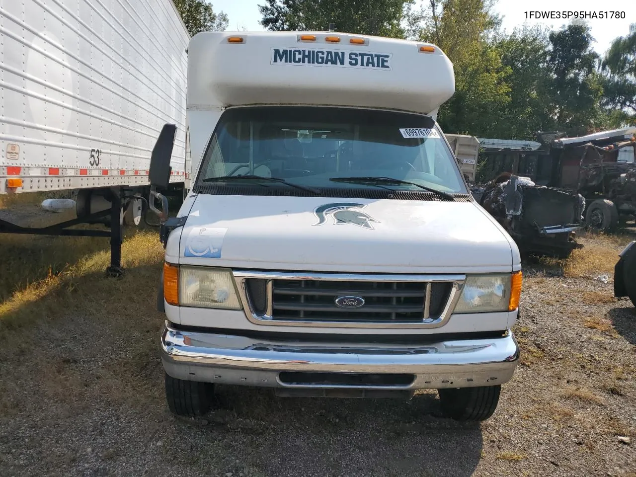 2005 Ford Econoline E350 Super Duty Cutaway Van VIN: 1FDWE35P95HA51780 Lot: 69976104