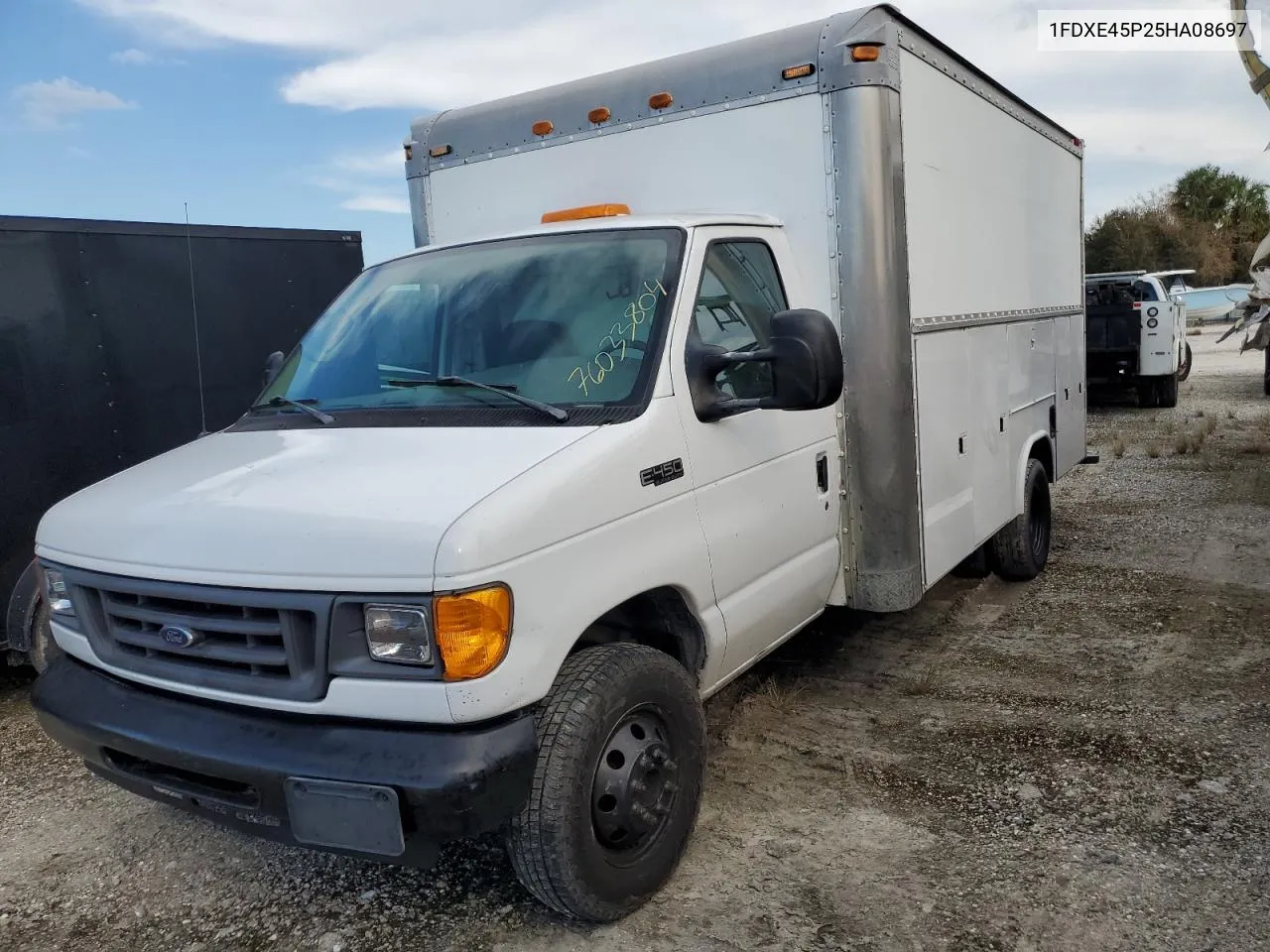 2005 Ford Econoline E450 Super Duty Cutaway Van VIN: 1FDXE45P25HA08697 Lot: 76033804