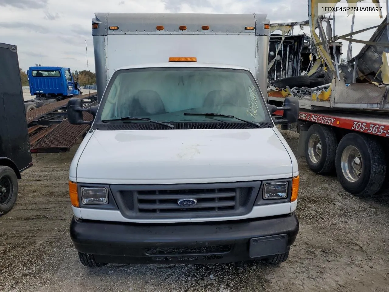 2005 Ford Econoline E450 Super Duty Cutaway Van VIN: 1FDXE45P25HA08697 Lot: 76033804