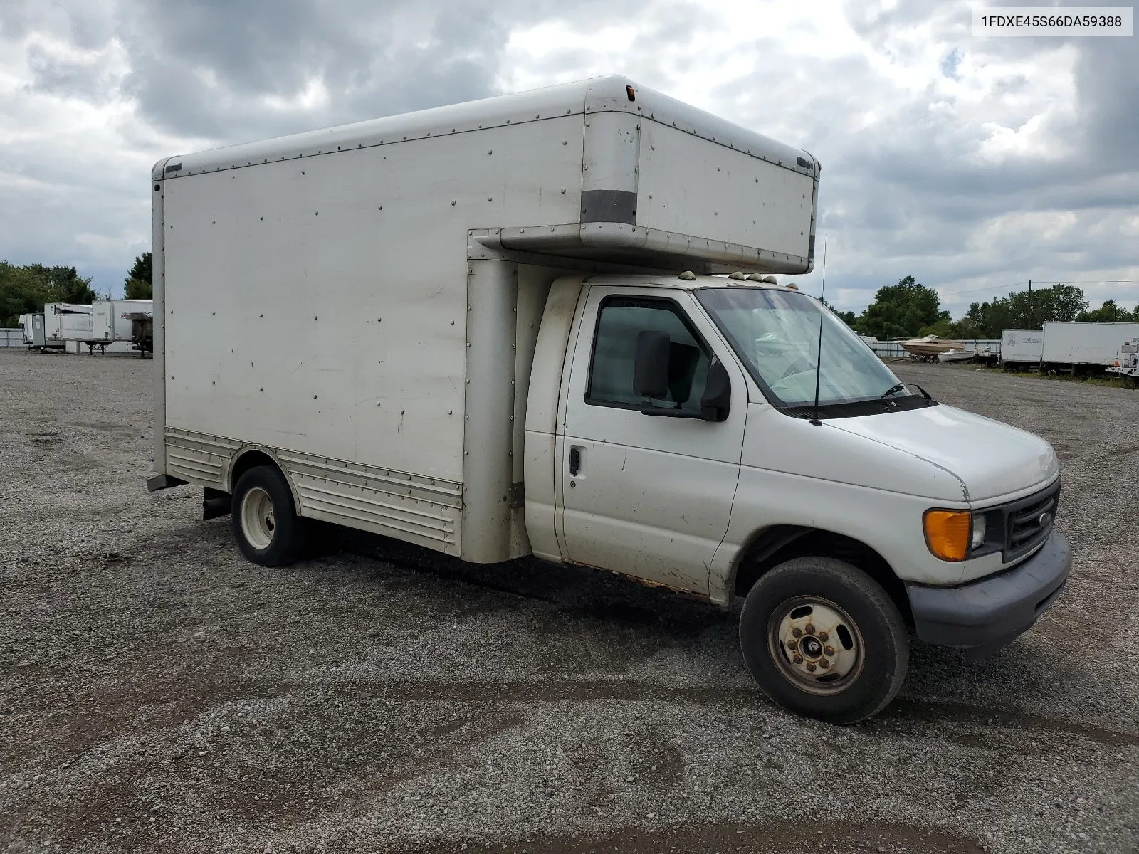 2006 Ford Econoline E450 Super Duty Cutaway Van VIN: 1FDXE45S66DA59388 Lot: 67105484