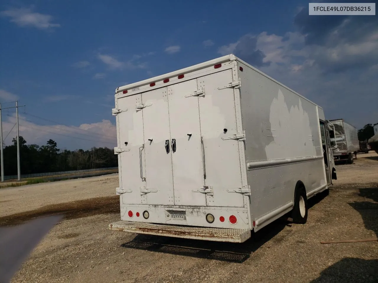 2007 Ford Econoline E450 Super Duty Commercial Stripped Chassis VIN: 1FCLE49L07DB36215 Lot: 63597574