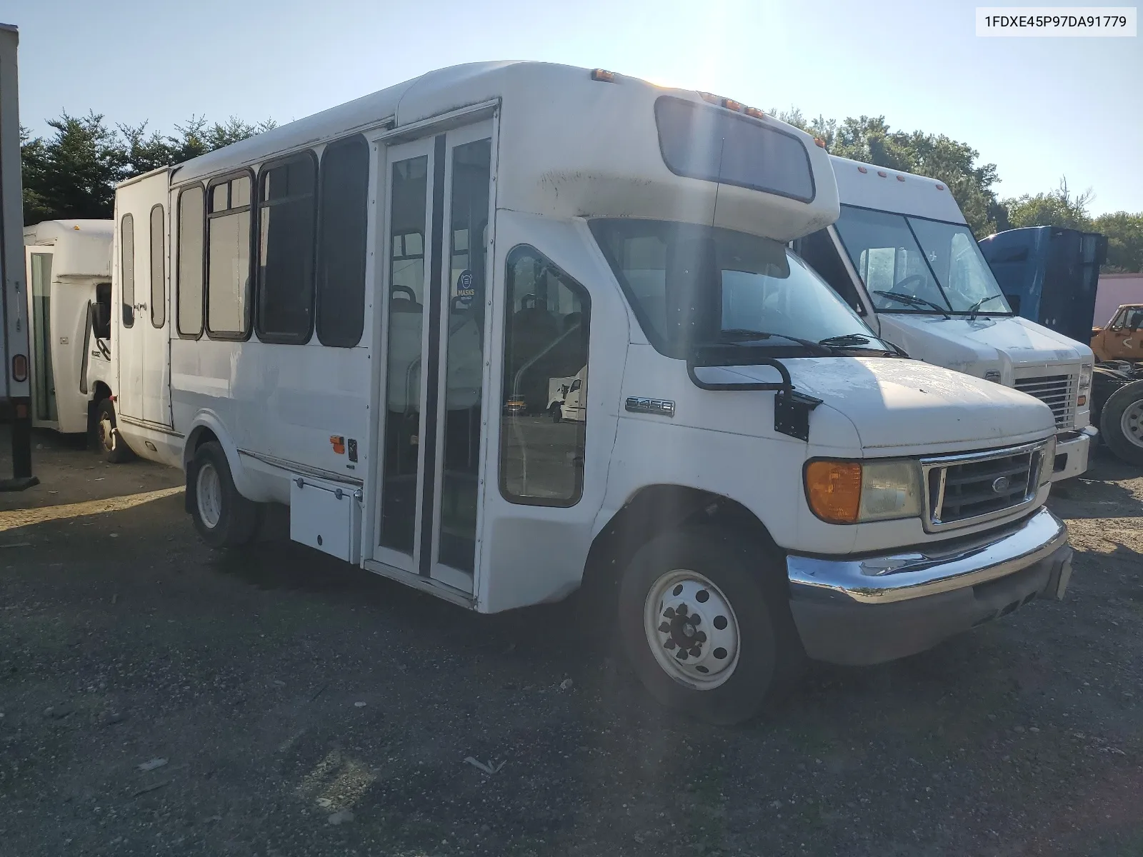 2007 Ford Econoline E450 Super Duty Cutaway Van VIN: 1FDXE45P97DA91779 Lot: 65174084