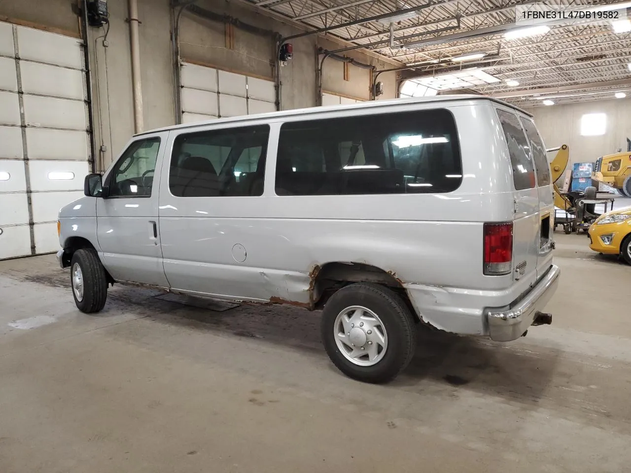 2007 Ford Econoline E350 Super Duty Wagon VIN: 1FBNE31L47DB19582 Lot: 76910234