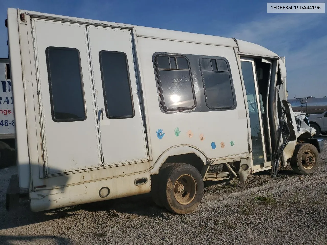 2009 Ford Econoline E350 Super Duty Cutaway Van VIN: 1FDEE35L19DA44196 Lot: 58311824