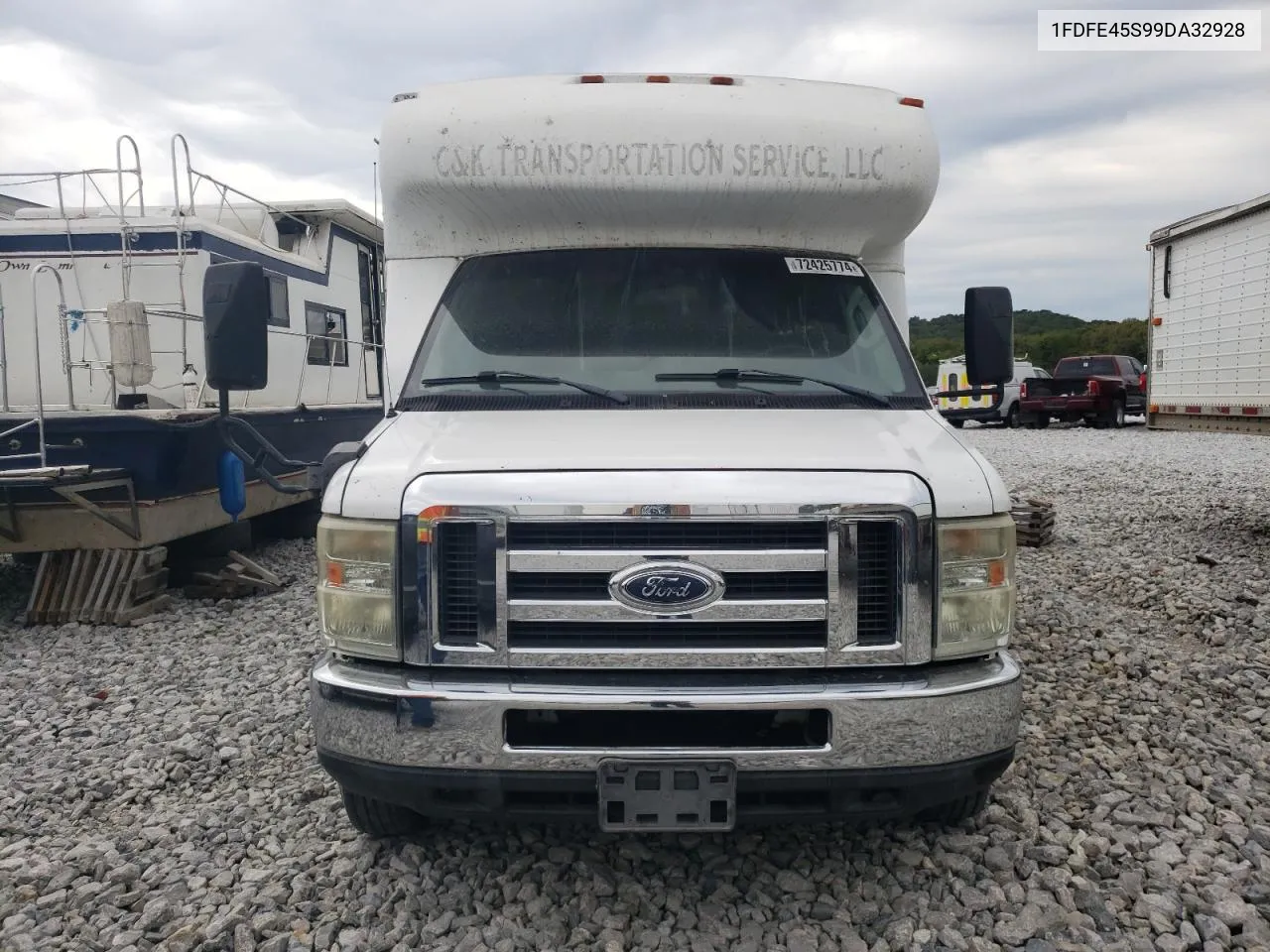 2009 Ford Econoline E450 Super Duty Cutaway Van VIN: 1FDFE45S99DA32928 Lot: 72425774