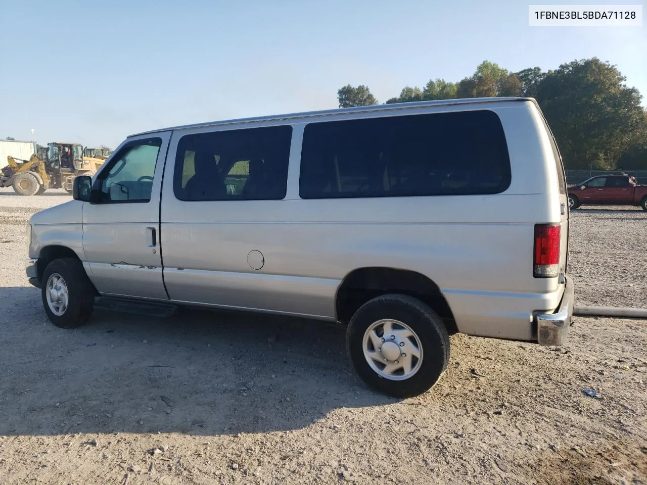 2011 Ford Econoline E350 Super Duty Wagon VIN: 1FBNE3BL5BDA71128 Lot: 72236784