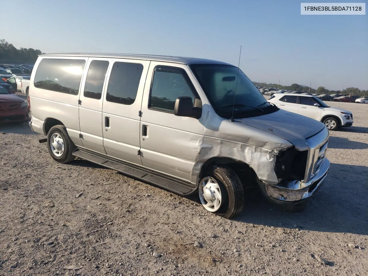 2011 Ford Econoline E350 Super Duty Wagon VIN: 1FBNE3BL5BDA71128 Lot: 72236784