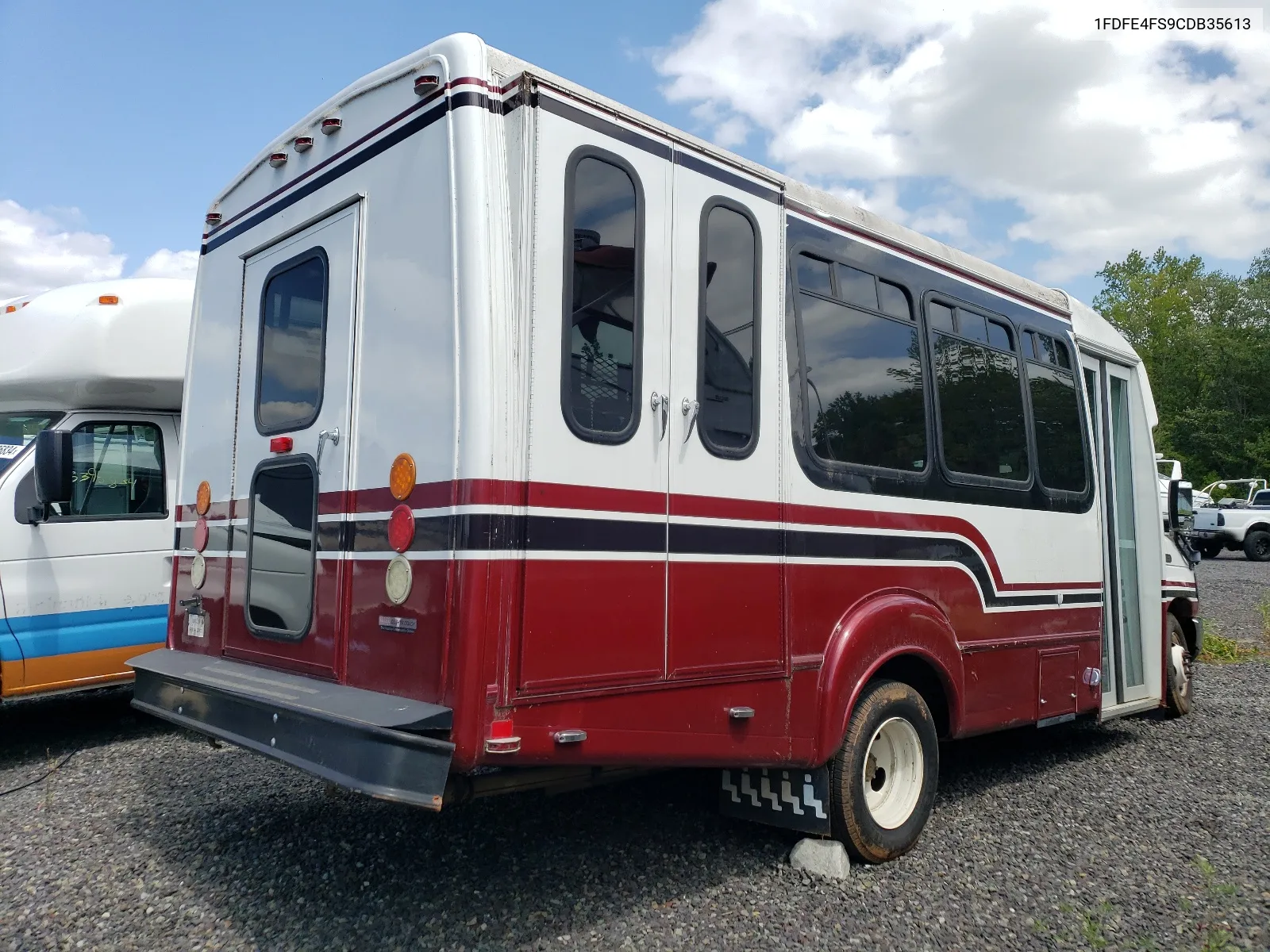 2012 Ford Econoline E450 Super Duty Cutaway Van VIN: 1FDFE4FS9CDB35613 Lot: 67866774