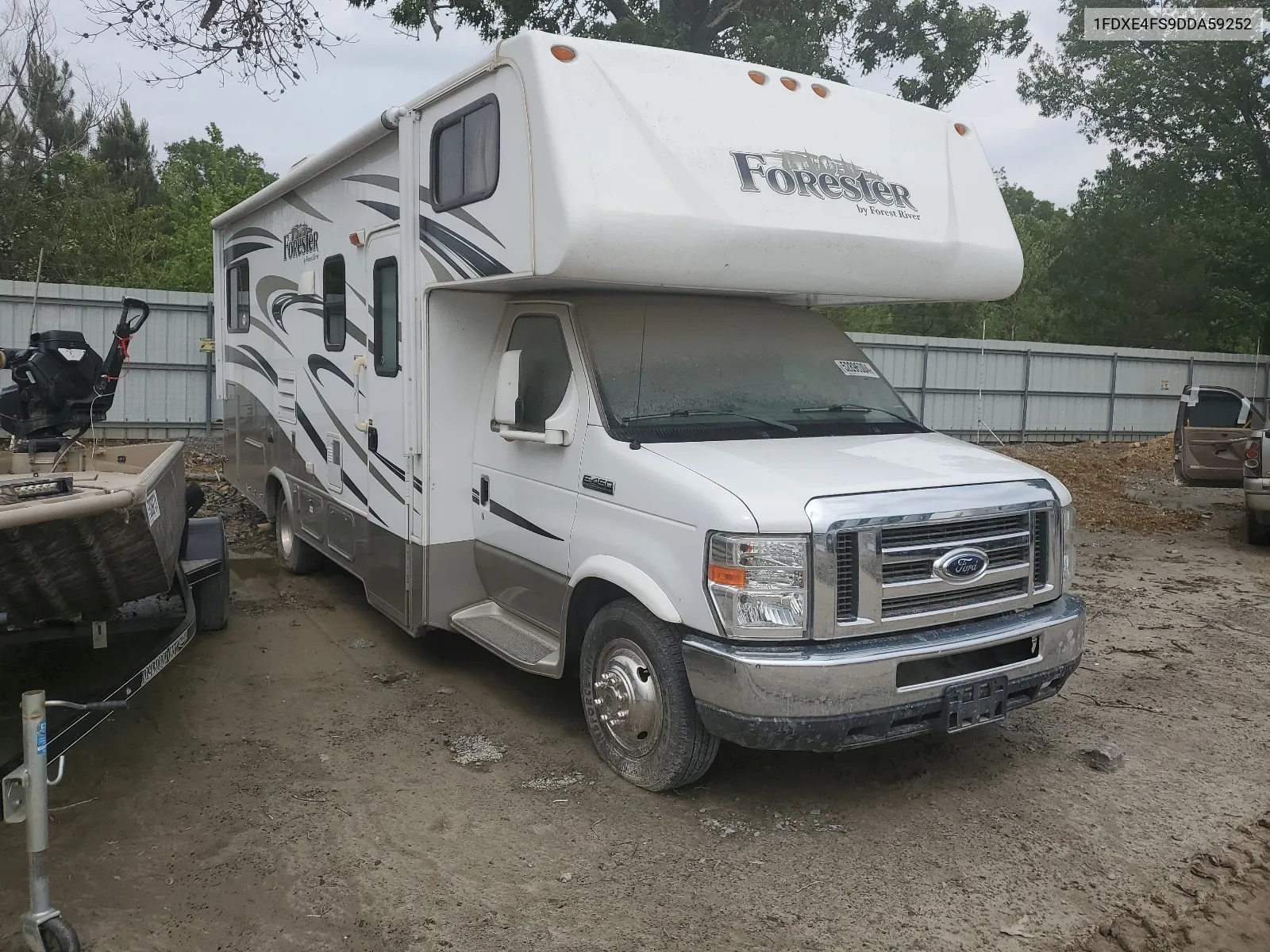 2013 Ford Econoline E450 Super Duty Cutaway Van VIN: 1FDXE4FS9DDA59252 Lot: 68945084