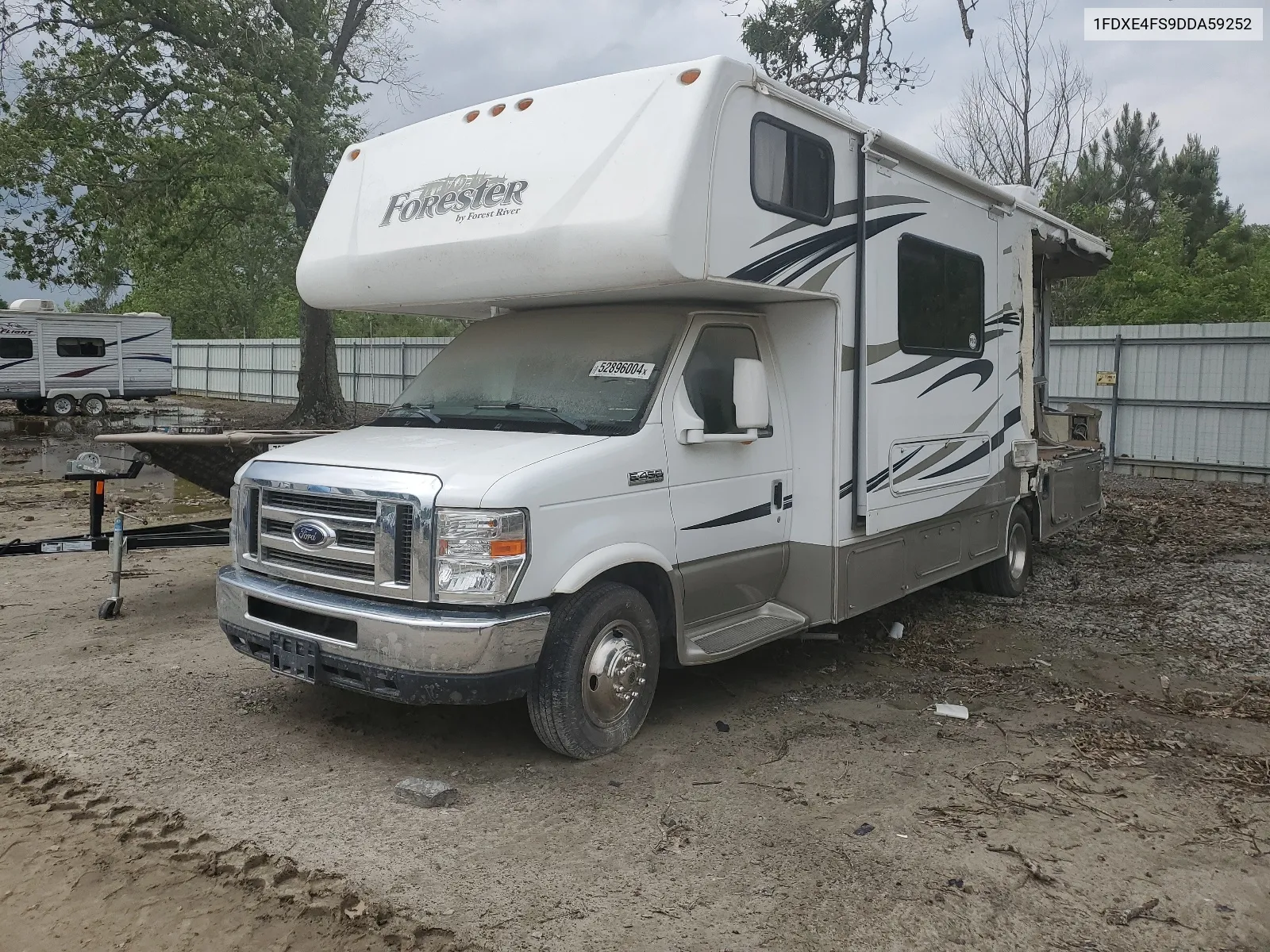 2013 Ford Econoline E450 Super Duty Cutaway Van VIN: 1FDXE4FS9DDA59252 Lot: 68945084