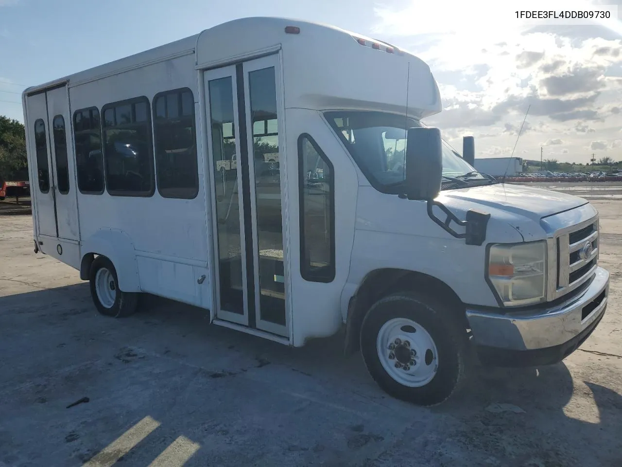 2013 Ford Econoline E350 Super Duty Cutaway Van VIN: 1FDEE3FL4DDB09730 Lot: 75062364