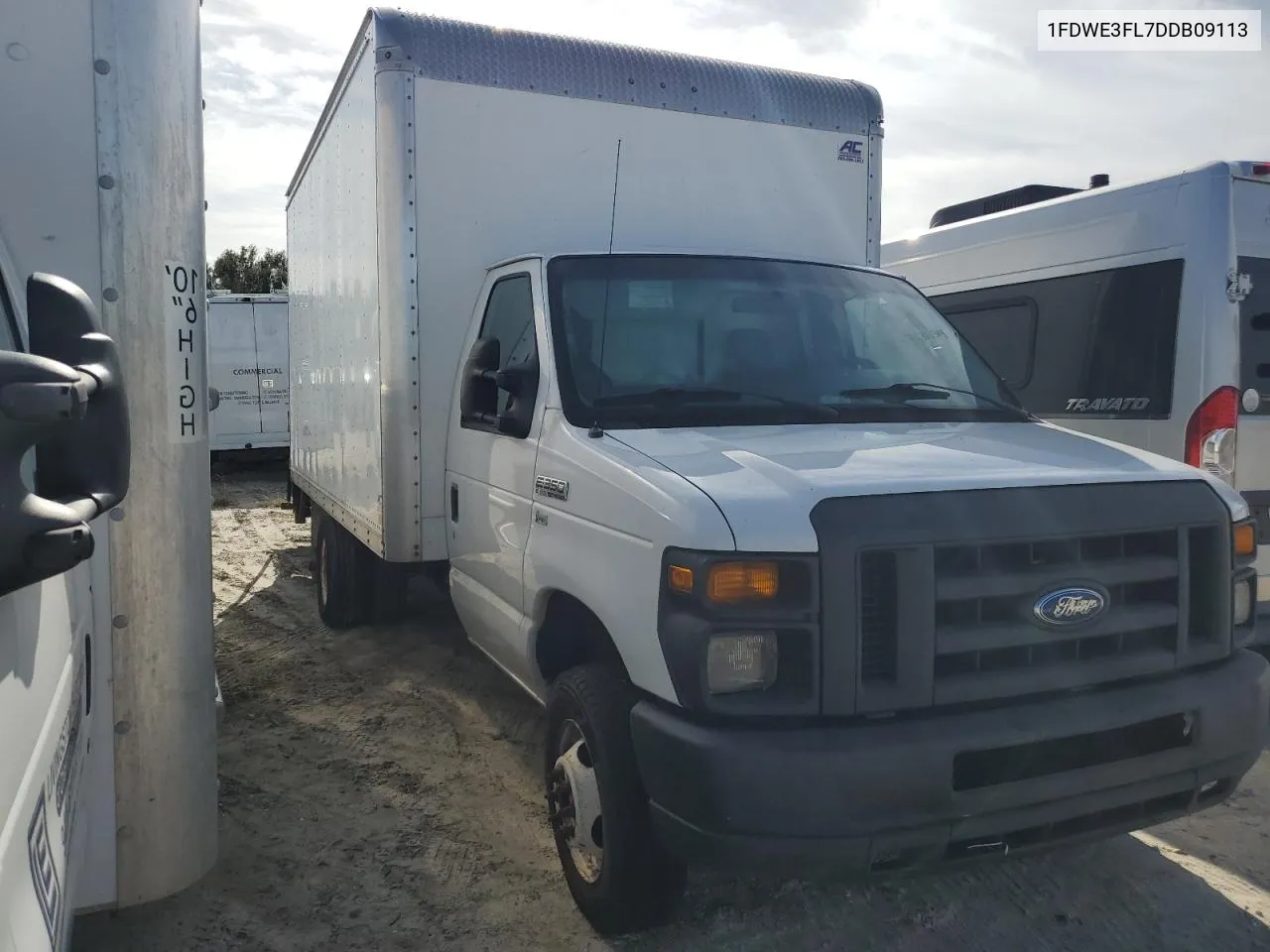 2013 Ford Econoline E350 Super Duty Cutaway Van VIN: 1FDWE3FL7DDB09113 Lot: 76300304