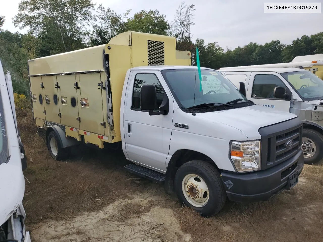 2019 Ford Econoline E450 Super Duty Cutaway Van VIN: 1FDXE4FS1KDC19279 Lot: 72172884