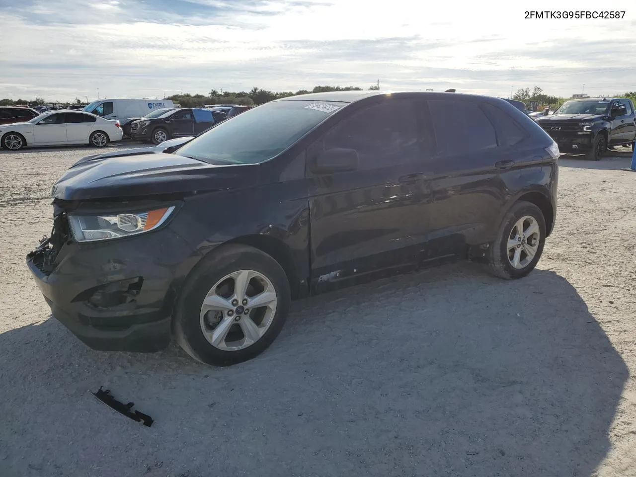 2FMTK3G95FBC42587 2015 Ford Edge Se