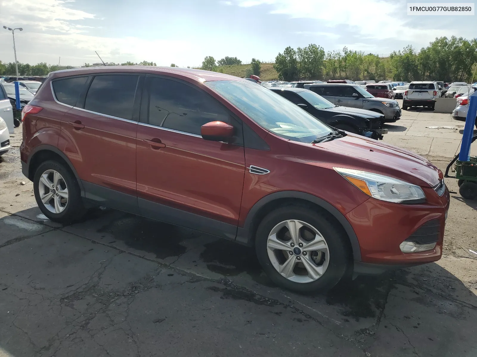 1FMCU0G77GUB82850 2016 Ford Escape Se