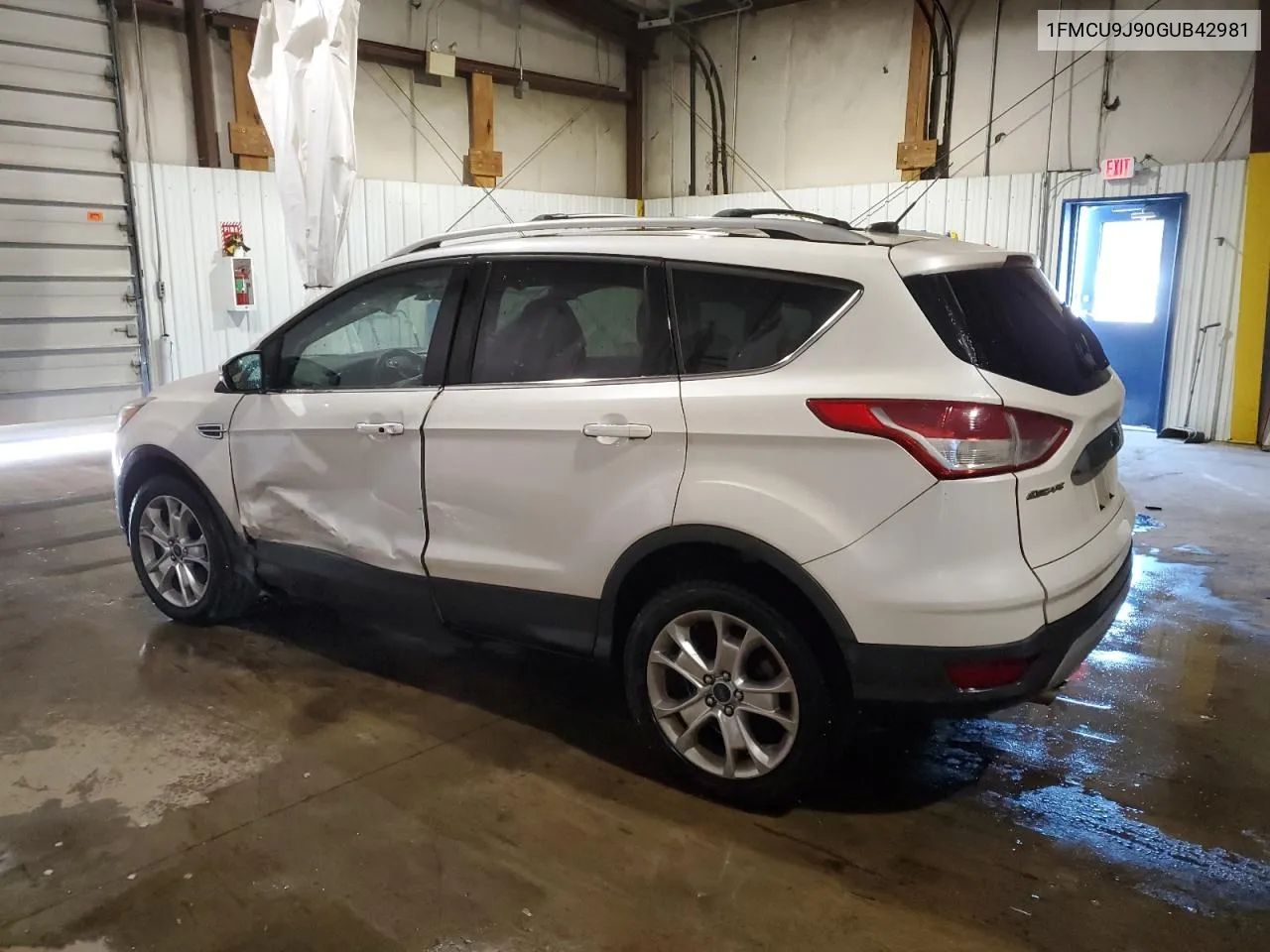 1FMCU9J90GUB42981 2016 Ford Escape Titanium