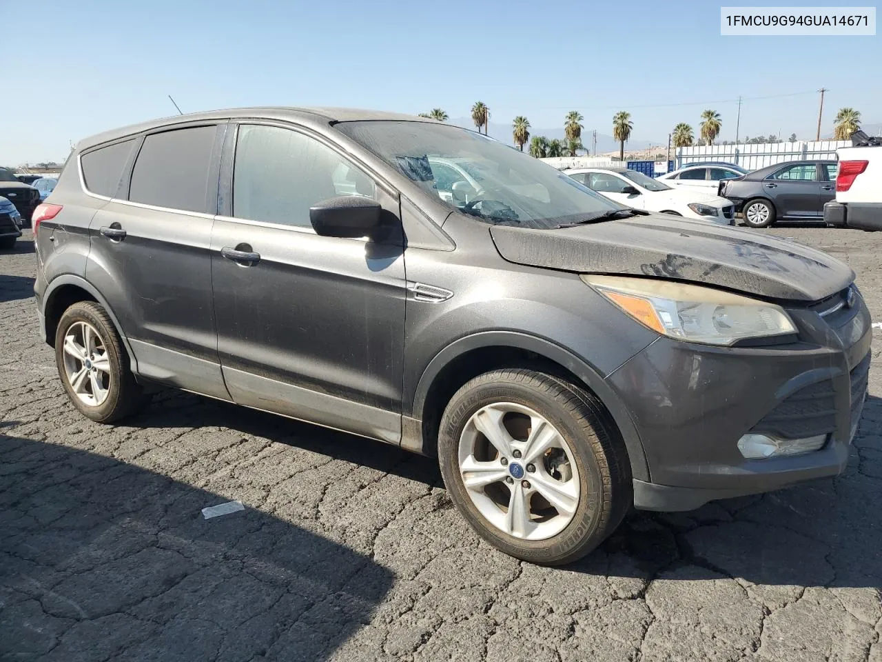 1FMCU9G94GUA14671 2016 Ford Escape Se