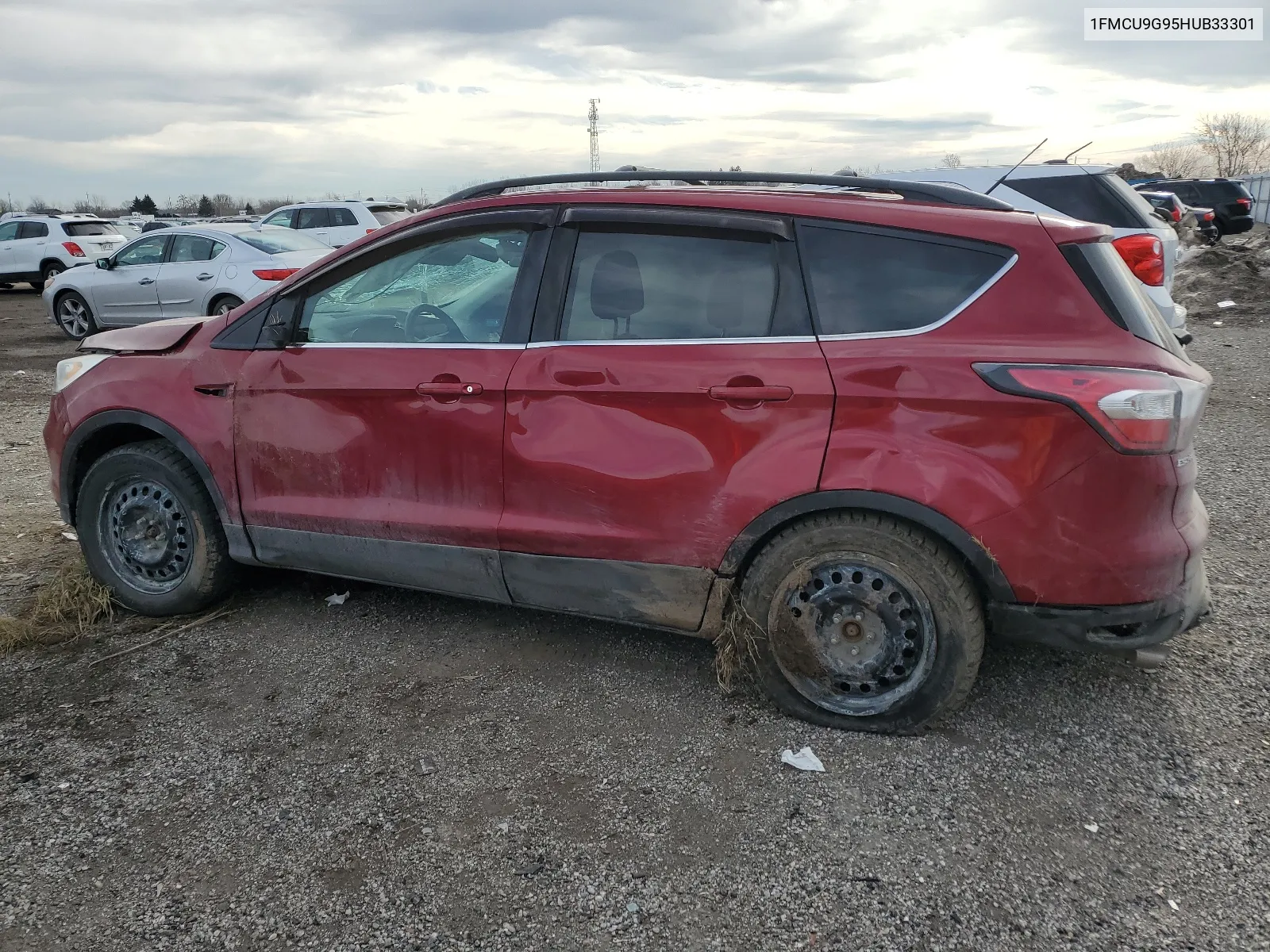 2017 Ford Escape Se VIN: 1FMCU9G95HUB33301 Lot: 42242904