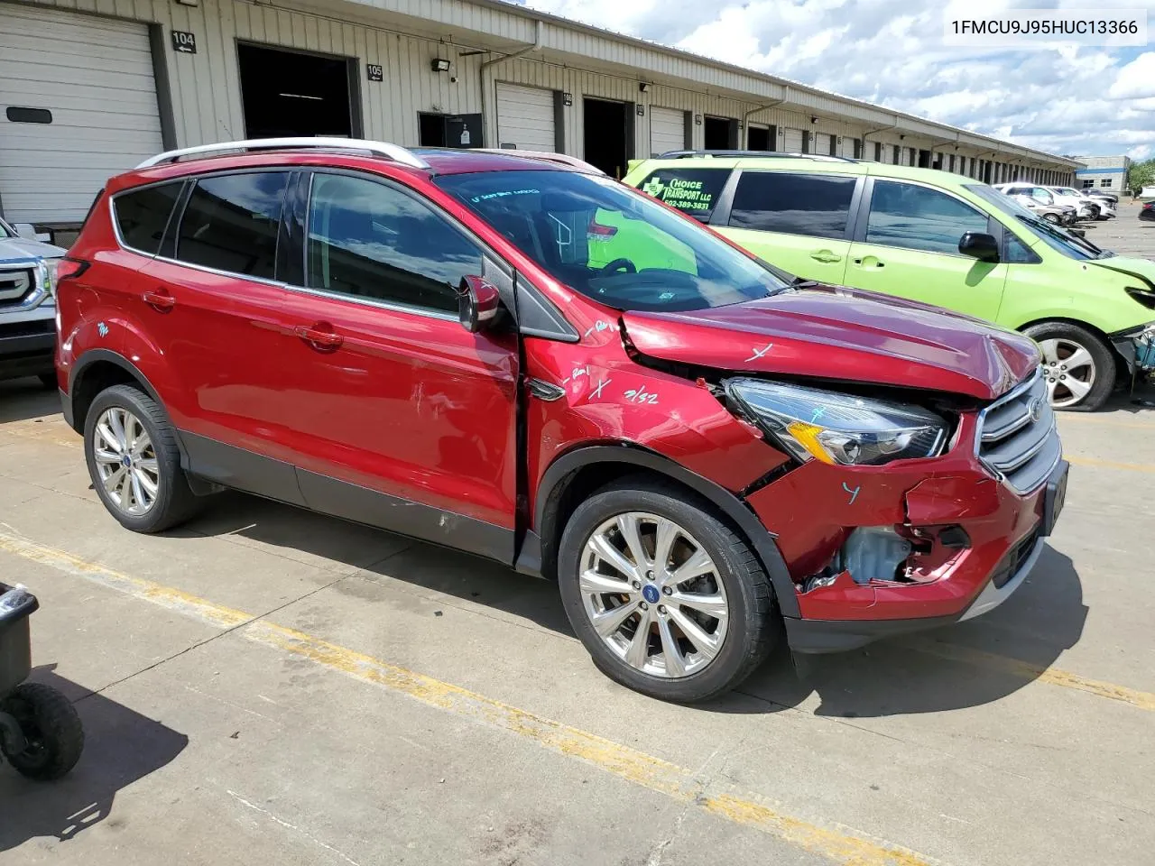 1FMCU9J95HUC13366 2017 Ford Escape Titanium