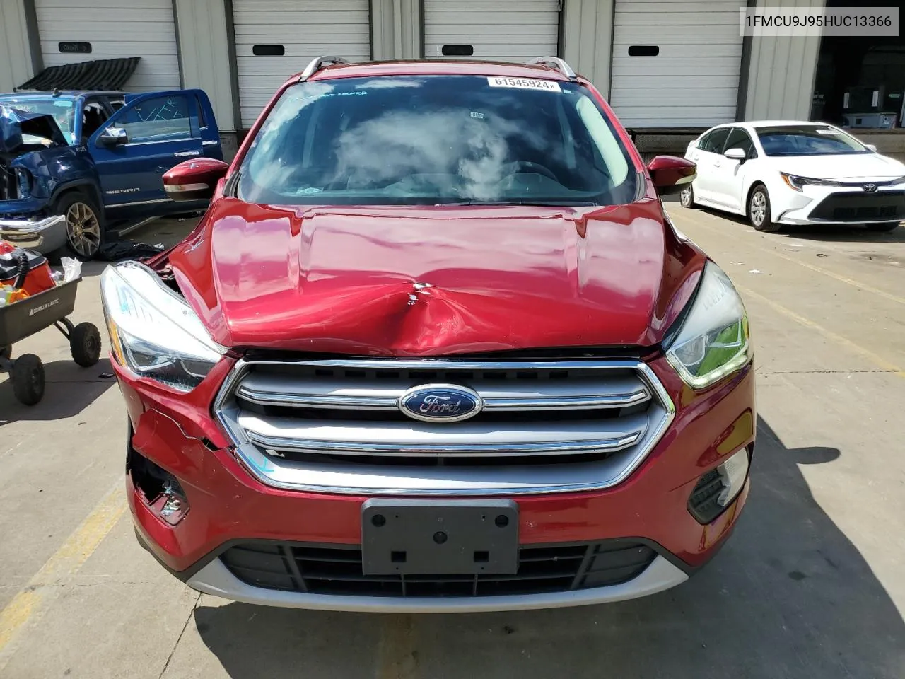 1FMCU9J95HUC13366 2017 Ford Escape Titanium