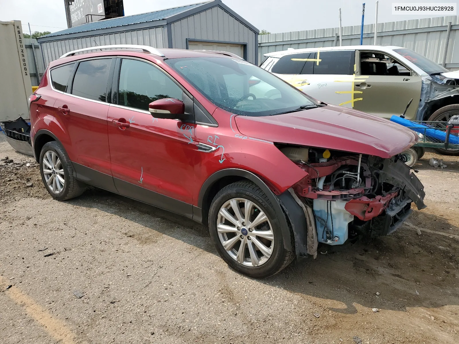 1FMCU0J93HUC28928 2017 Ford Escape Titanium