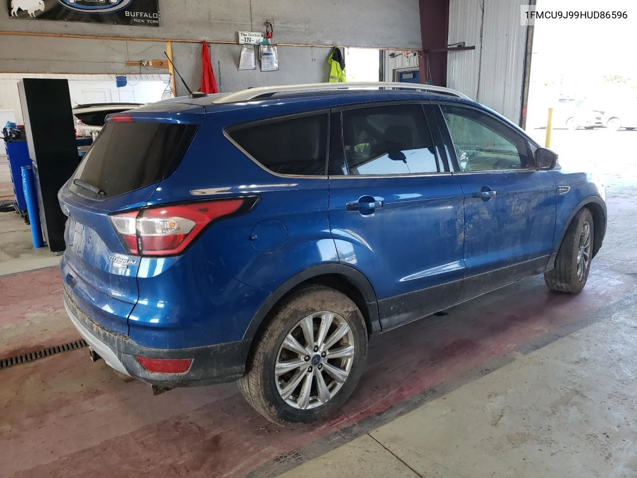 1FMCU9J99HUD86596 2017 Ford Escape Titanium