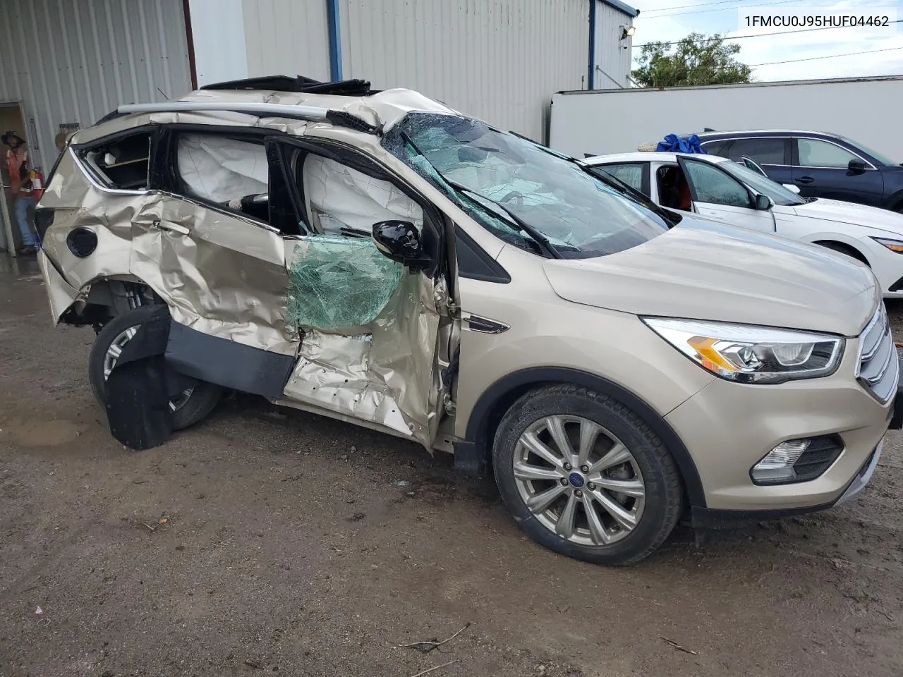 1FMCU0J95HUF04462 2017 Ford Escape Titanium