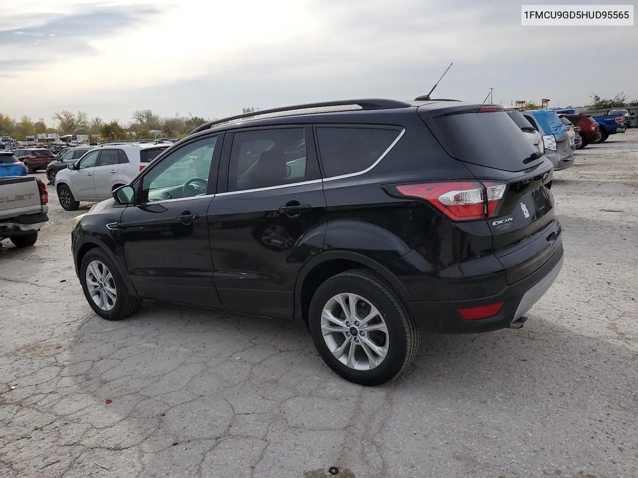 2017 Ford Escape Se VIN: 1FMCU9GD5HUD95565 Lot: 76235704