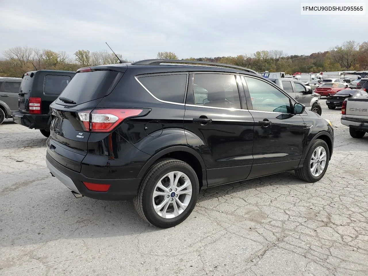 2017 Ford Escape Se VIN: 1FMCU9GD5HUD95565 Lot: 76235704