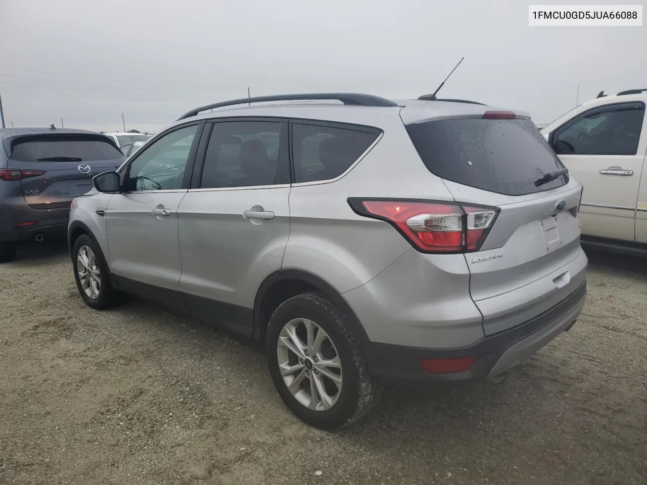 1FMCU0GD5JUA66088 2018 Ford Escape Se