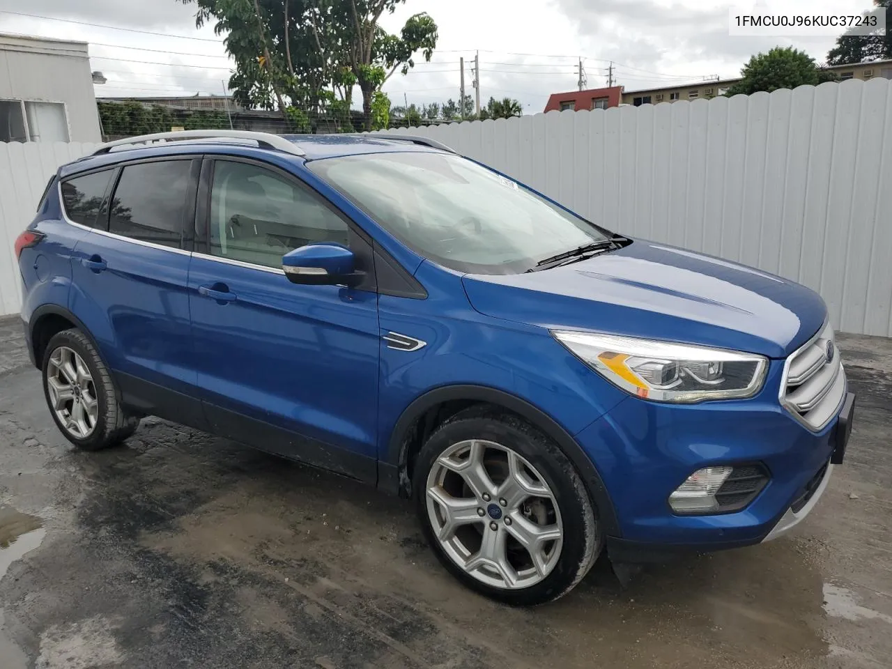 1FMCU0J96KUC37243 2019 Ford Escape Titanium