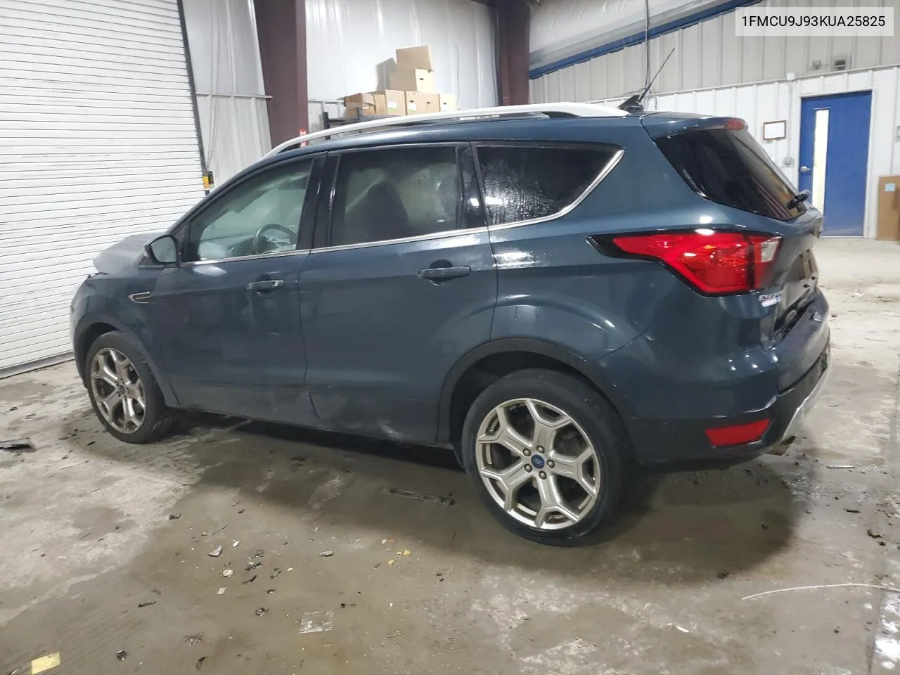 1FMCU9J93KUA25825 2019 Ford Escape Titanium