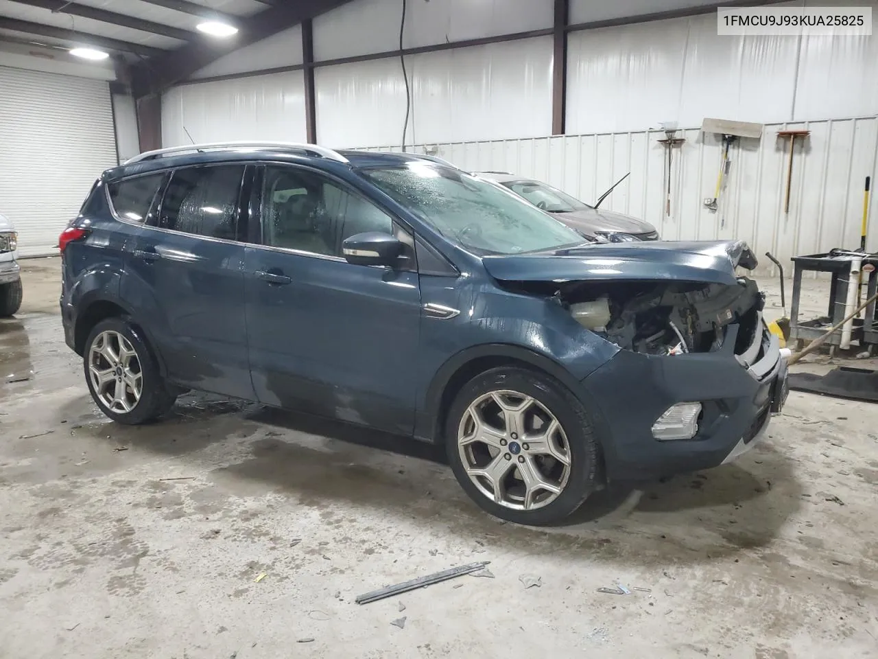 1FMCU9J93KUA25825 2019 Ford Escape Titanium