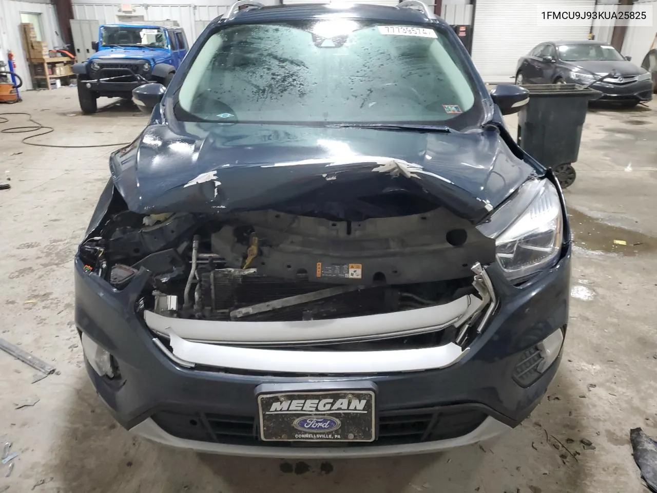 1FMCU9J93KUA25825 2019 Ford Escape Titanium