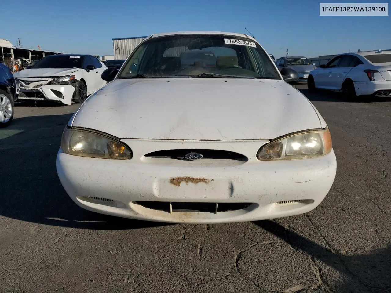 1998 Ford Escort Se VIN: 1FAFP13P0WW139108 Lot: 76935594