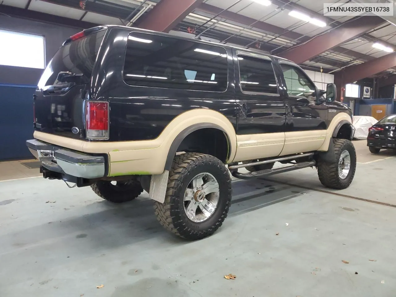 2000 Ford Excursion Limited VIN: 1FMNU43S5YEB16738 Lot: 77678144