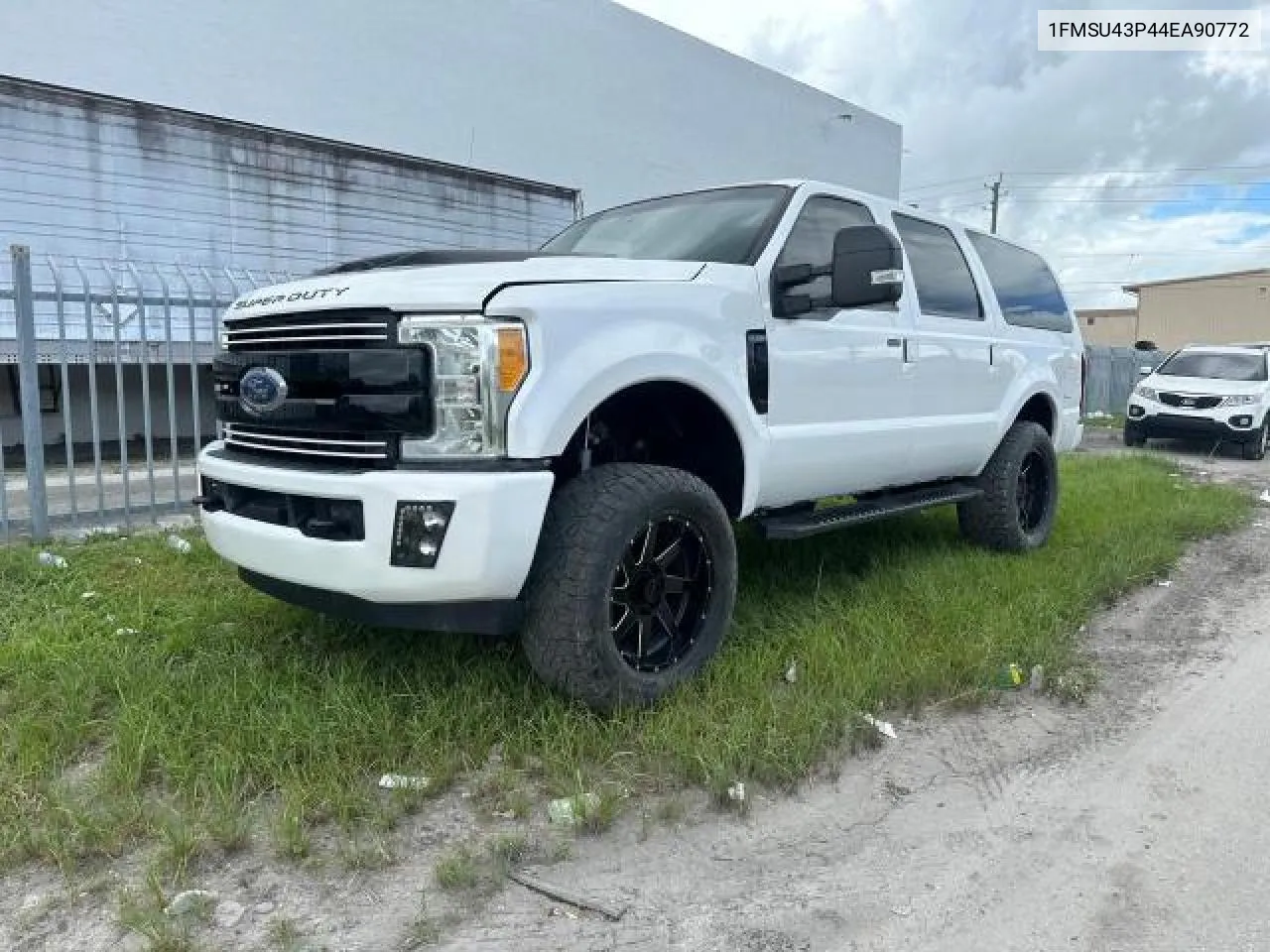 2004 Ford Excursion Limited VIN: 1FMSU43P44EA90772 Lot: 75058414