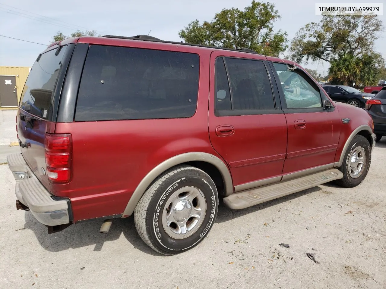 2000 Ford Expedition Eddie Bauer VIN: 1FMRU17L8YLA99979 Lot: 77912954