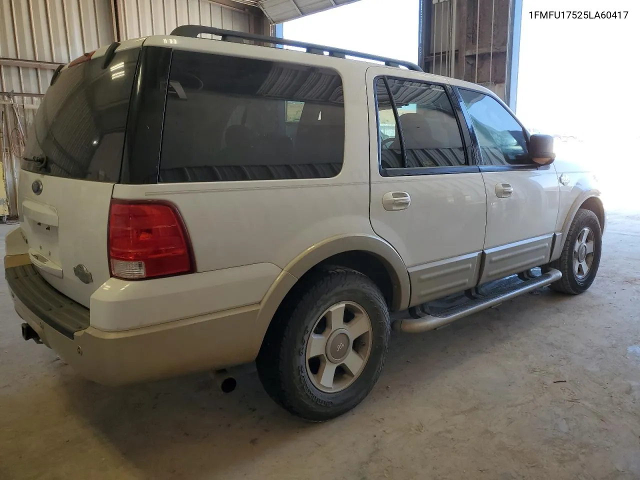 1FMFU17525LA60417 2005 Ford Expedition Eddie Bauer