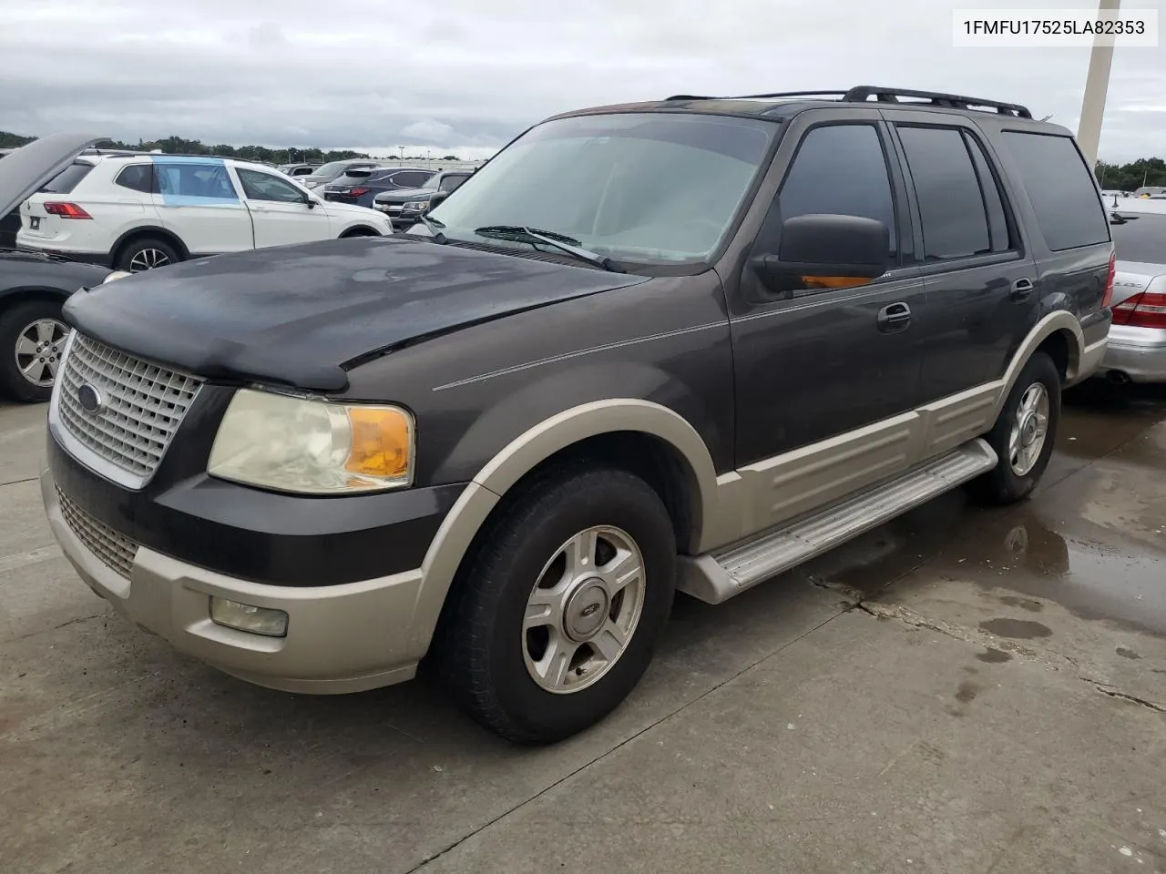 2005 Ford Expedition Eddie Bauer VIN: 1FMFU17525LA82353 Lot: 74686204